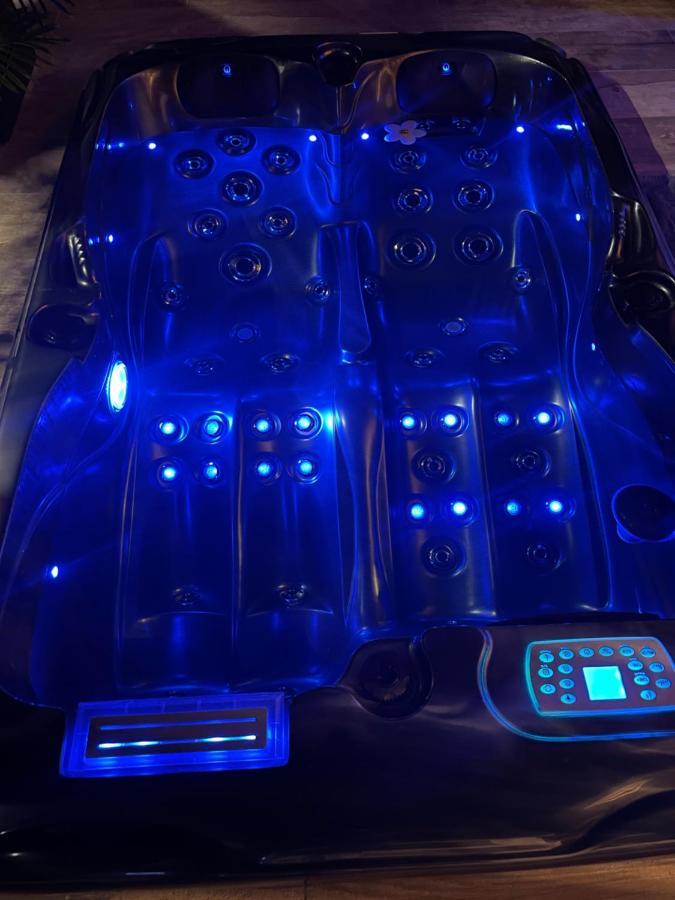 La Suite Grenoble Spa Jacuzzi Et Sauna Privatif Εξωτερικό φωτογραφία