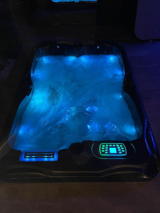La Suite Grenoble Spa Jacuzzi Et Sauna Privatif Εξωτερικό φωτογραφία
