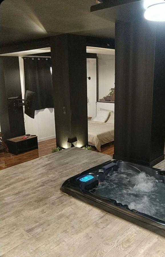 La Suite Grenoble Spa Jacuzzi Et Sauna Privatif Εξωτερικό φωτογραφία